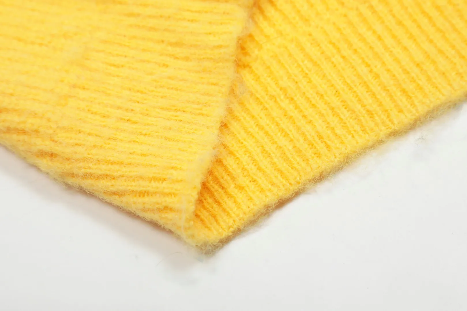 VIVI145# vivienne west wood 25 spring new style three-color wool embroidered design cardigan, three-color turmeric, three-color hemp gray Size: 1 yard (90-110 pounds) 2 yards (110-130 pounds) 3 yards (130-150 pounds) Color: gray yellow pink